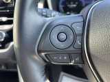 ステアリングスイッチ付き。前方から目を離すことなく操作することが可能です。