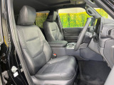 運転席シート廻りは使用感も少なく、良好な状態となっています。前オーナー様が丁寧に使っていたことがよくわかりますね。