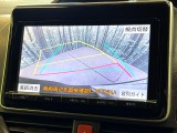 【バックカメラ】駐車時に後方がリアルタイム映像で確認できます。大型商業施設や立体駐車場での駐車時や、夜間のバック時に大活躍!運転スキルに関わらず、今や必須となった装備のひとつです!