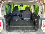普段のお買い物や通勤、送迎等に十分な荷室スペースを確保しております。セカンドシートを倒すと、大きな荷物の積載も可能です♪