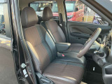 運転席まわりは、使用感も少なく良好な状態です。