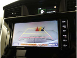 『バックガイドモニター』走行ラインを誘導してくれる補助線もありますので車庫入れが苦手な方も楽ちんです!!