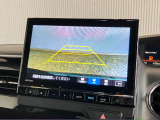 【バックカメラ】リバースにするだけで映ります、後方の安全確認や、狭い駐車場での車庫入れ、雨の日や夜間など視界の悪い時に便利です!安全にバックする為には欠かせない装備です。