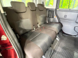 後部座席も気になるようなキズ・汚れやへたり等、大きなダメージはなく、良好な状態です。