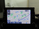 トヨタ純正ナビ装備!地図描写は文字も道もクリアで見やすく、滑らかに表示します。これさえあればもう道に迷わないですみますね♪