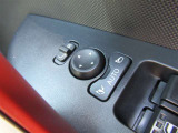 駐車時や狭い道でのすれ違い時に気を使うミラー。電動格納式ドアミラーはそんな時に便利です。