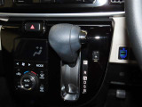 インパネシフトのオートマチックトランスミッションです。