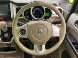ステアリングも使用感が少なく、きれいな状態となっております♪