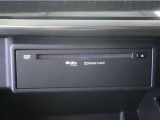 車内でCD DVDのメディアが楽しめます。