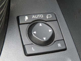 こちらのRAV4はオートミラー付き!うっかり閉じ忘れの無いように、鍵を閉めるとミラーも閉じ、エンジン掛ければミラーが開きます!あると便利なんです♪