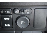 【電動格納ミラー】運転席のボタンで、サイドミラーの自動格納や角度等の調整ができる便利な装備です!