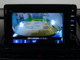 バックカメラの画像です。ガイドラインがスムースな車庫入れをサポートいたします!車庫入れの安心感がアップしますね☆