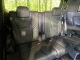 3列目シートはもちろん状態良好☆大人でもゆったりと座って頂けますので、大人数でのお出かけもラクラクです♪ご家族で、気の知れた仲間で、ドライブに行くのが楽しみですね♪