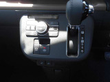 シフト周辺とエアコン操作部です!