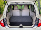 普段のお買い物や通勤、送迎等に十分な荷室スペースを確保しております。セカンドシートを倒すと、大きな荷物の積載も可能です♪