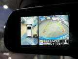 ガイドライン機能付きのリアカメラが装備されておりますので、後退時にとても便利です。