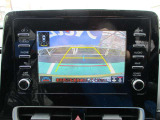 バックカメラがついているので、車庫入れをラクに行うことができます。