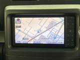 純正ナビを装備。タッチパネル式で使いやすく、お出かけもラクラクです。