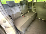 後部座席も気になるようなキズ・汚れやへたり等、大きなダメージはなく、良好な状態です。