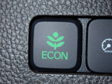 エンジン、エアコンなどを制御し低燃費な『ECONモード』に、また走りを楽しみたいとき、空調など快適性を重視したいときにはスイッチOFFで通常モードに切り替えができます!
