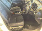 MAZDA2専用純正フロアマットも付いています!