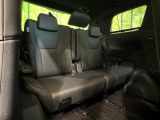 3列目シートはもちろん状態良好☆大人でもゆったりと座って頂けますので、大人数でのお出かけもラクラクです♪ご家族で、気の知れた仲間で、ドライブに行くのが楽しみですね♪