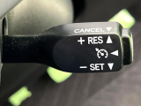 【クルーズコントロール】高速道路もラクラク走行。アクセルを離しても一定速度で走行ができ、長距離運転時の負担を軽減!加速・減速も簡単なスイッチ操作で調整できます。