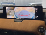 【360&deg;ビューモニター】専用のカメラにより、上から見下ろしたような視点で360度クルマの周囲を確認することができます☆死角部分も確認しやすく、狭い場所での切り返しや駐車もスムーズに行えます。
