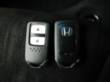 スマートキー付!キーを取り出さなくてもドアロックの施錠・開錠、エンジンの始動が出来ます!雨の日や荷物の多い日にとても便利ですね♪