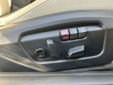 運転席電動シート。シートメモリー機能付き