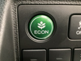 ★ECONスイッチ★ エコドライブを加速しよう!スイッチをONにすると、運転の仕方によるロスを抑え込み燃費をよくするようクルマが頑張ります(*^ー^*)燃費向上にチャレンジ♪