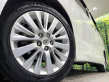 【純正18インチアルミホイール】外観にマッチした純正アルミホイールを装着しております。各種社外アルミホイールや、スタッドレスタイヤも取扱いしております。是非ご相談ください♪