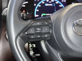 ステアリング左側にメーター操作スイッチ・オーディオスイッチ・電話スイッチ・トークスイッチが付いています。