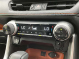 オートエアコン★温度を設定すれば車内を快適な温度に保ってくれます♪