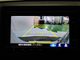 バックも安心のリアカメラ付いています。リアカメラがあると、いつでも安全にバックできますね。死角も減ります。3ビュー切り替え、ガイド線表示なので便利です。