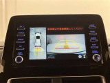 全周囲カメラ付きで車庫入れも安心ですね。