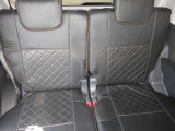 後部座席も広々です!目立った汚れや傷もなく綺麗です!納車の際にはルームクリーニングを実施しております!