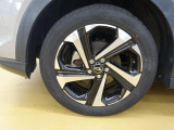 純正アルミホイールです!デザインホイールでかっこいい!