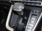 インパネシフトのオートマチックトランスミッションです。