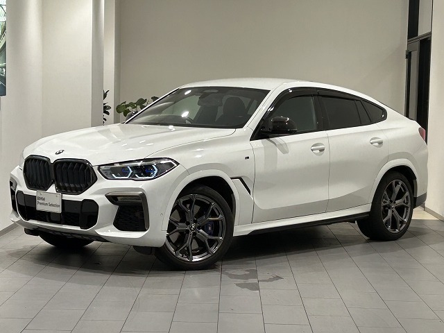 X6  M50i 4WD