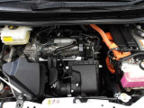 エンジンとモーターが協調して走る先進のハイブリッドシステム。地球環境に優しいパワーユニットです!