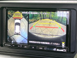 【パノラミックビューモニター】専用のカメラにより、上から見下ろしたような視点で360度クルマの周囲を確認することができます☆死角部分も確認しやすく、狭い場所での切り返しや駐車もスムーズに行えます。