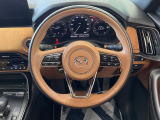 【純正革巻きステアリング】上質な革を使用することで、手にしっかり馴染みとても運転しやすいハンドルです♪