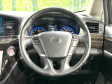 【純正革巻きステアリング】上質な革を使用することで、手にしっかり馴染みとても運転しやすいハンドルです♪