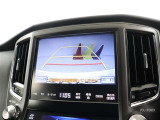バックガイドモニターで、後方を確認しながら安心して駐車することができます。運転初心者も熟練者も必須の機能ですよ!