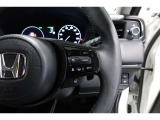 Hondaセンシングの機能のひとつ、アダプティブクルーズコントロール付!アクセルから足を離しても設定したスピードと前車との車間を保ち走行してくれます!車線維持もアシスト☆高速道路で疲労軽減ですね☆