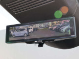 車両後方を映し出します・スマートルームミラー装備です。