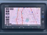 【純正ナビ】専用設計で車内の雰囲気にマッチ。ナビ利用時のマップ表示は見やすく、いつものドライブがグッと楽しくなります。