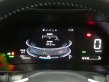 各操作スイッチは使いやすい位置に配置され、とっても見やすいメーターです。夜間時はラグジュアリーな気分にさせてくれる照明が魅力ですので、夜のドライブも楽しみになりますよ♪