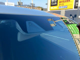 【衝突被害軽減ブレーキ】前方の車両や歩行者を検知し、ブザー音や表示によって警告!衝突の可能性が高まるとブレーキ踏力をアシストしてくれますが、あくまでもサポートですので運転手の判断・操作が大事です☆